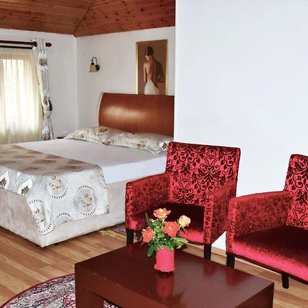 Hotel Villa Tafaj Tiranë Luaran gambar