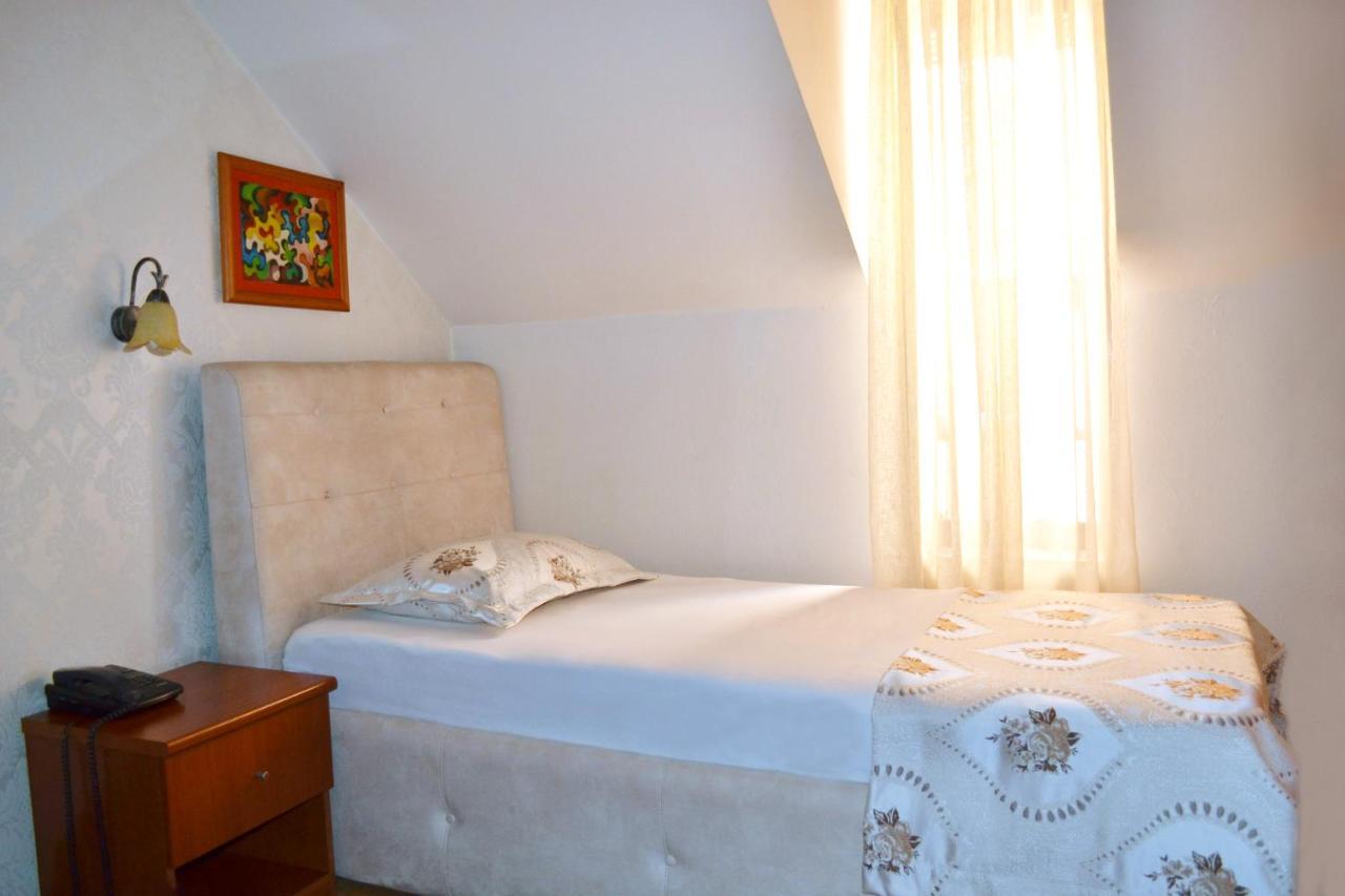 Hotel Villa Tafaj Tiranë Luaran gambar